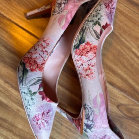Ted Baker Pink Satin with Rose Gold Accents Stiletto Heels - Picture 4 of 16